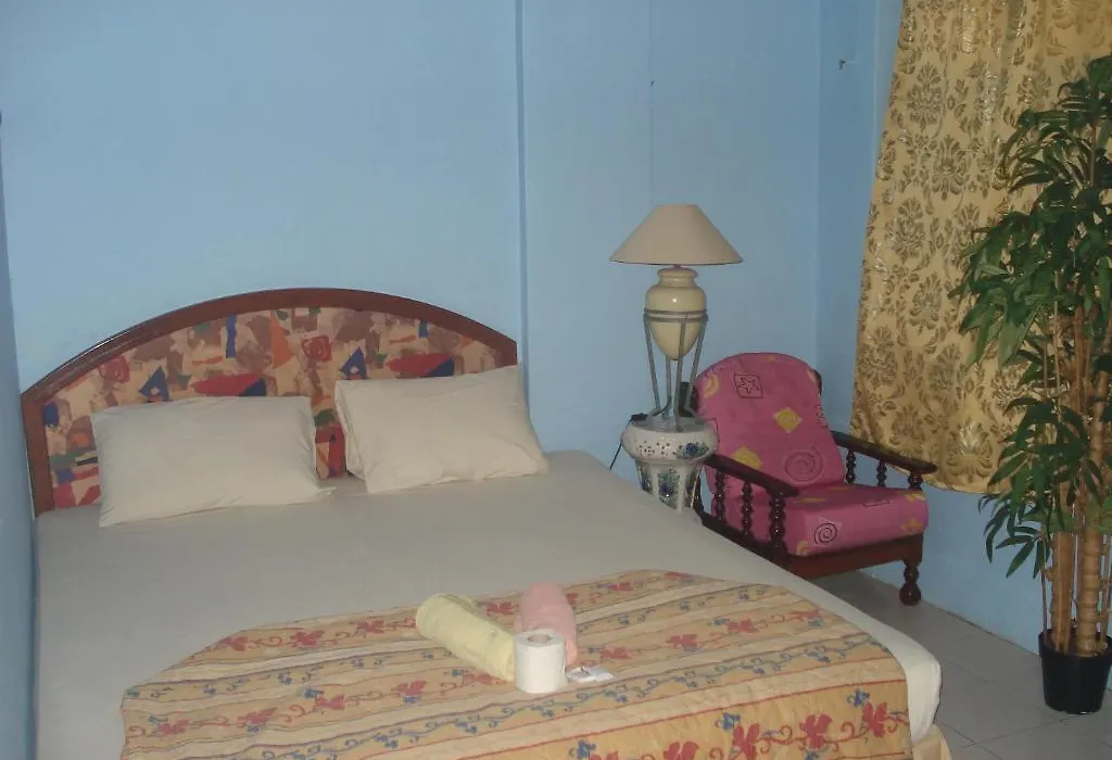 Casavilla Travellers Lodge-1